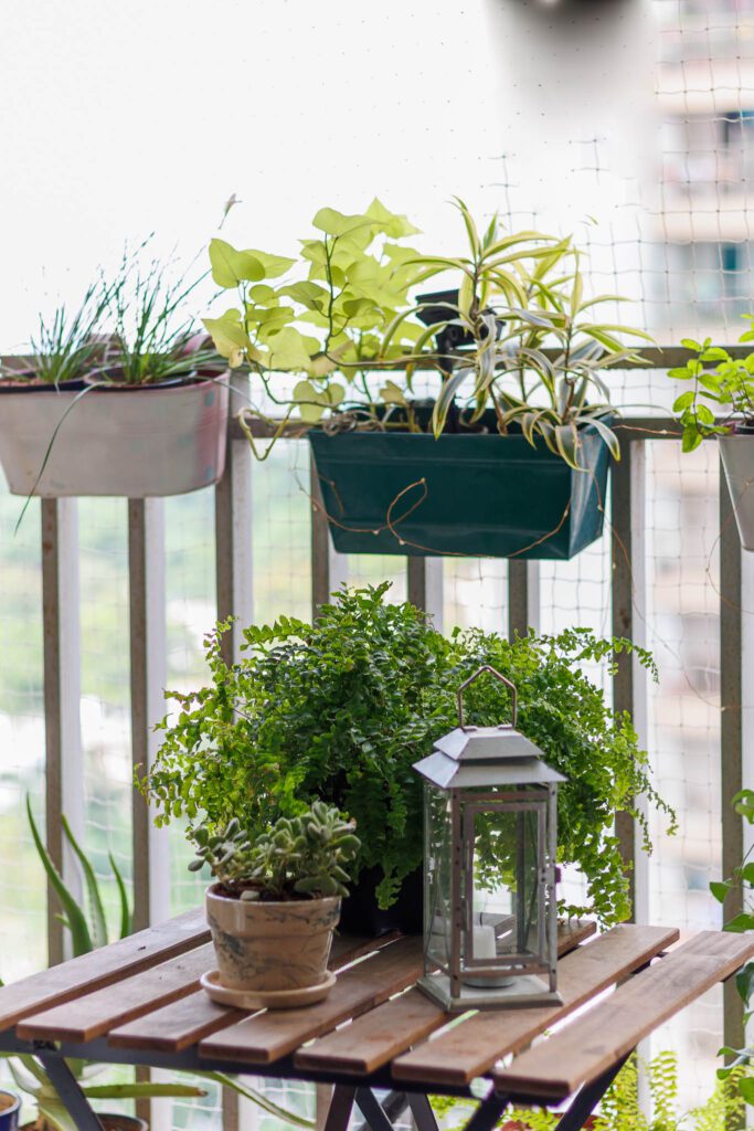 Small Balcony with railing planters 