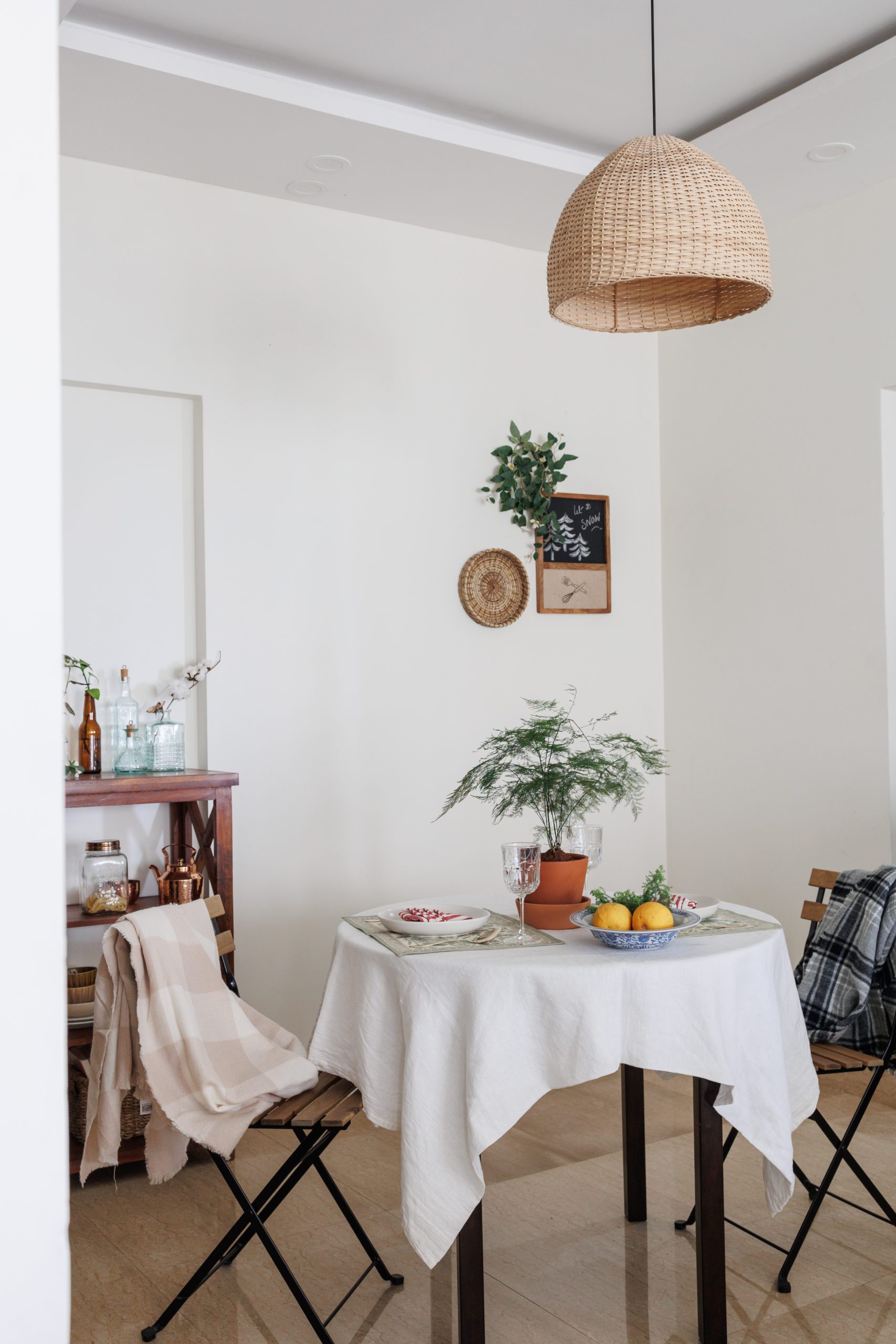Small dining spaces - A little cottage inspired Dining nook