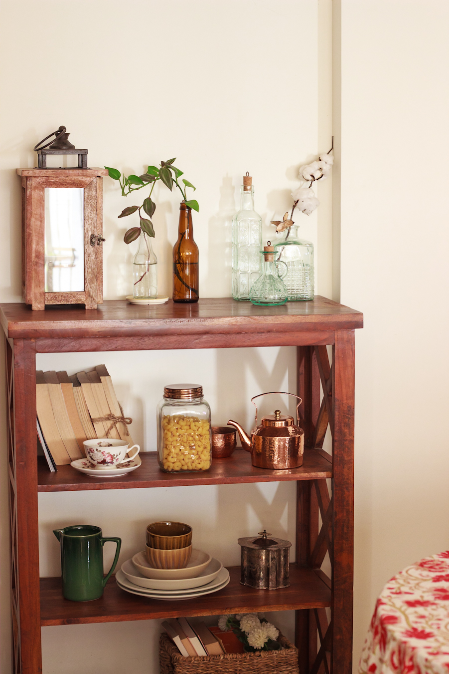 Dining room open shelfs for crockery
