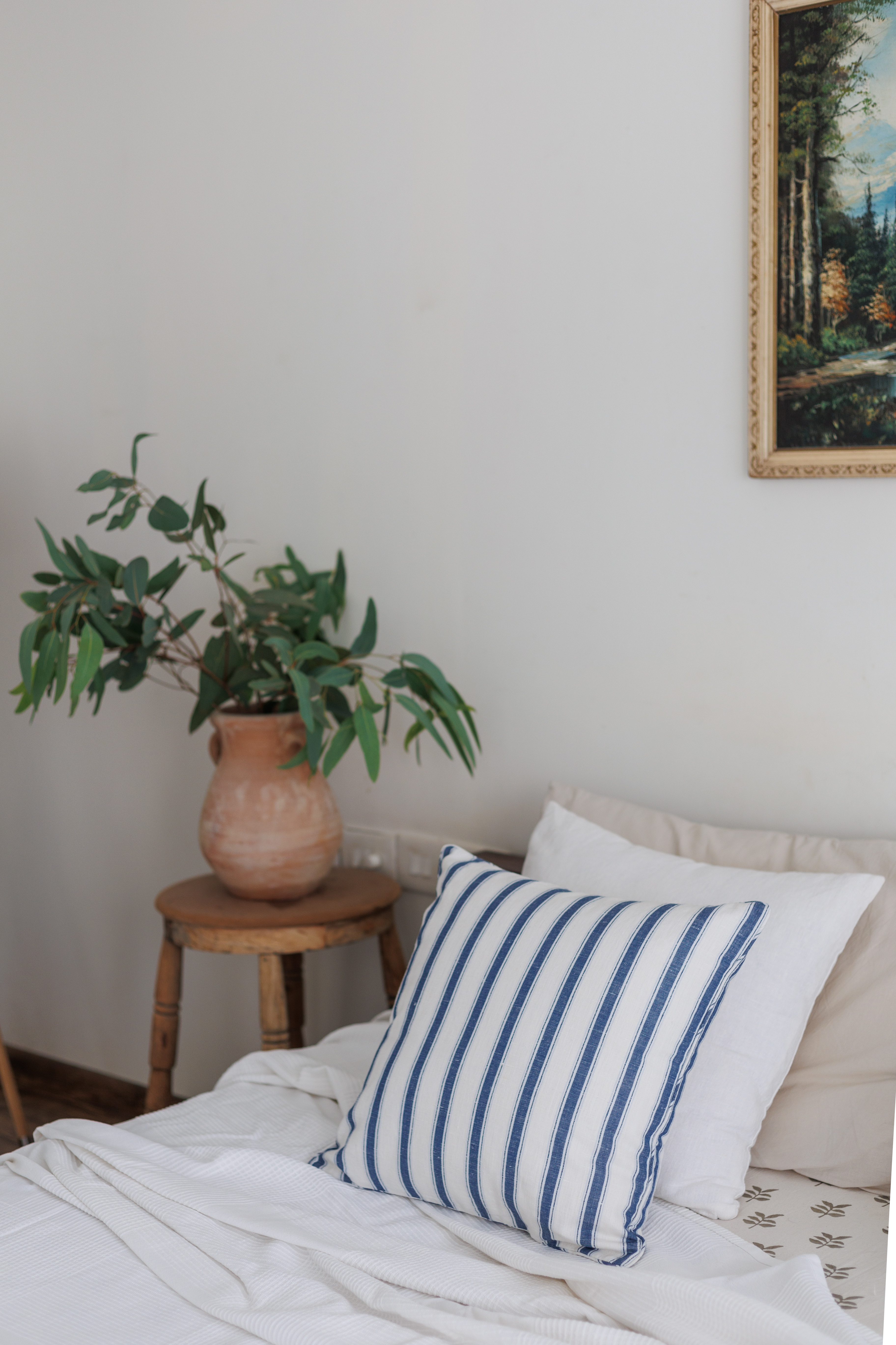 Classic blue stripes in my summer bedroom