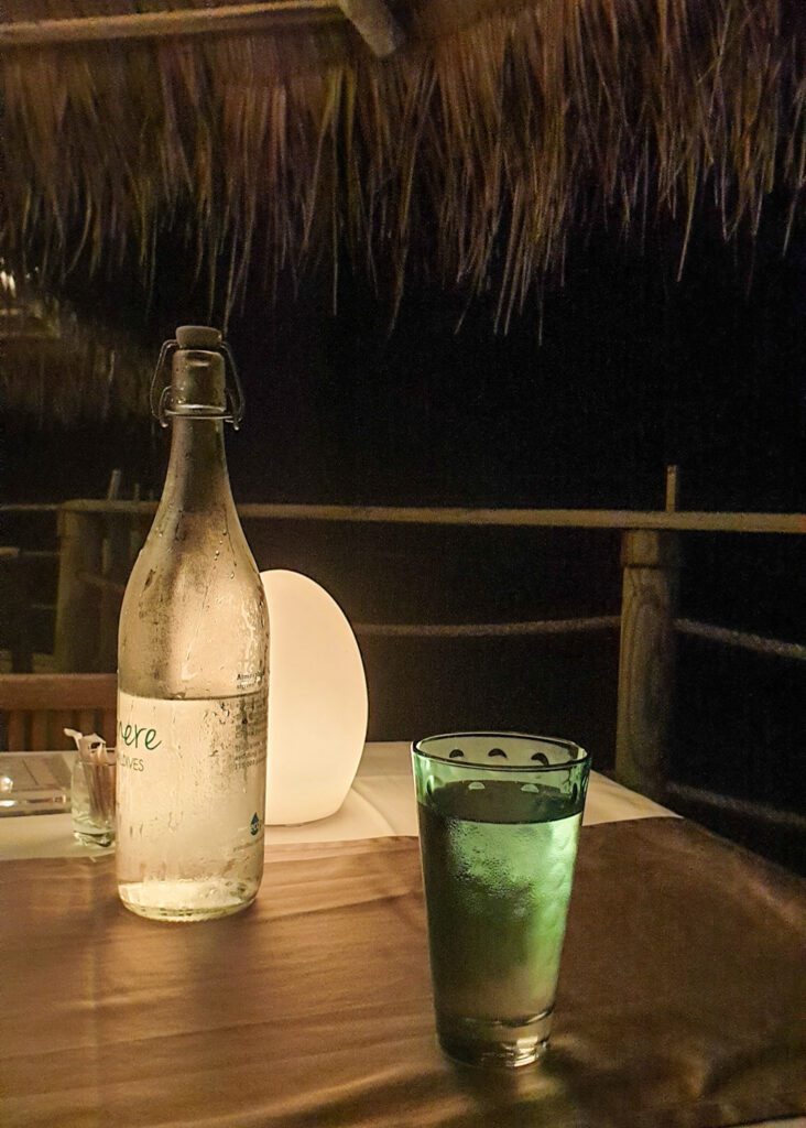 Dinner by the sound of the waves