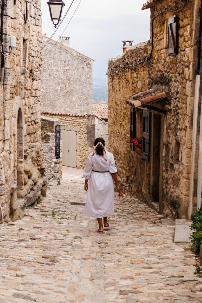 Strolling the lanes of Lacoste, Provence